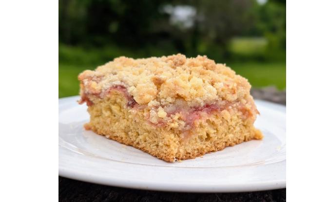 Strawberry Rhubarb Coffee Cake